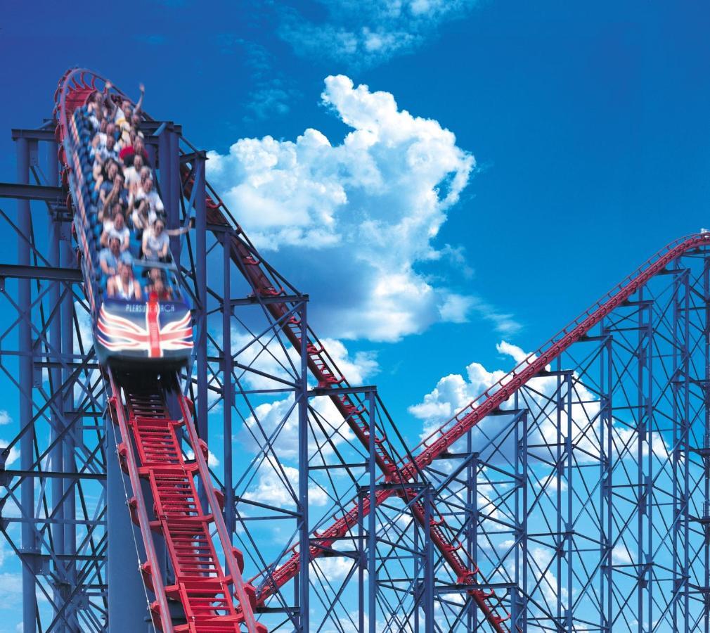 Boulevard Hotel 블랙풀 외부 사진 The UK's first roller coaster, The Great Stinger
