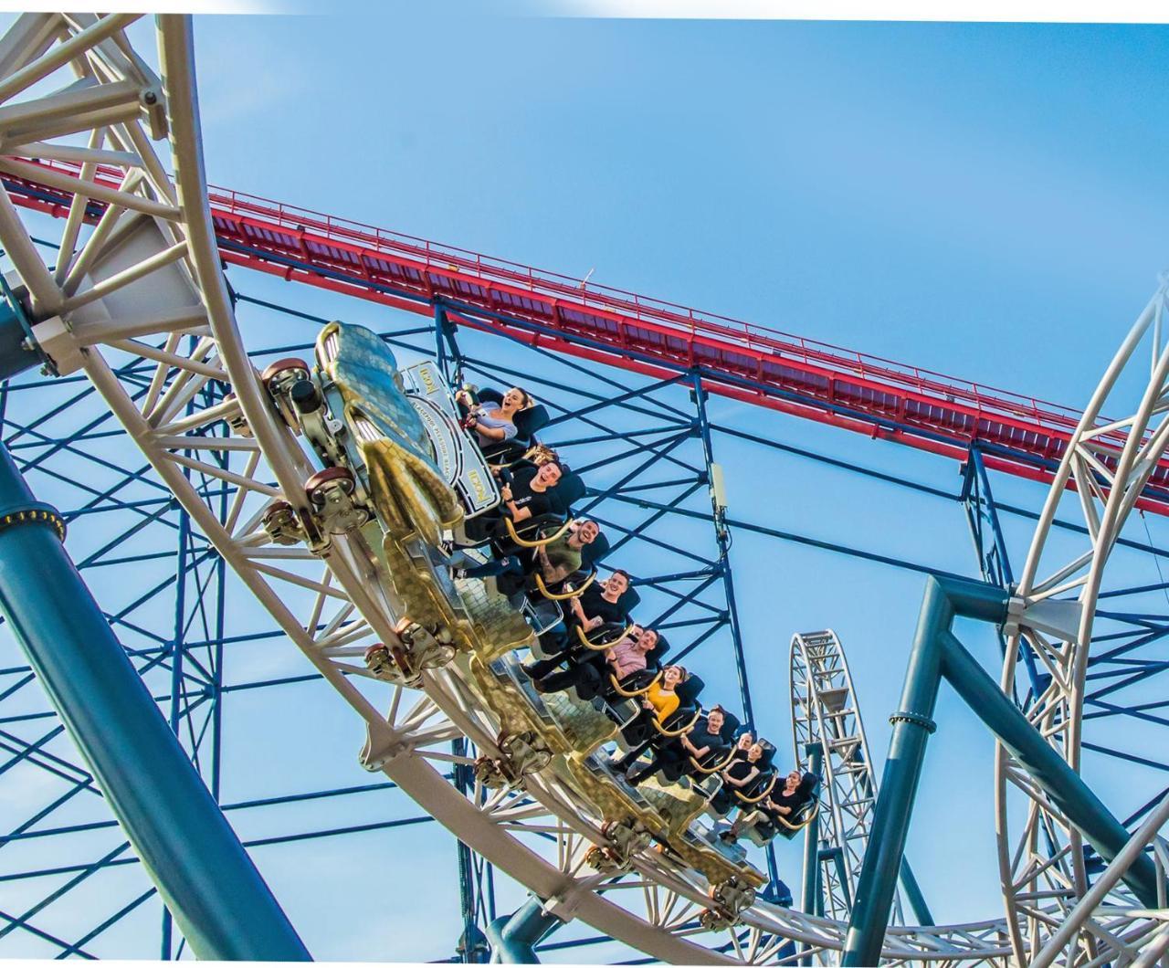 Boulevard Hotel 블랙풀 외부 사진 The Dragon roller coaster
