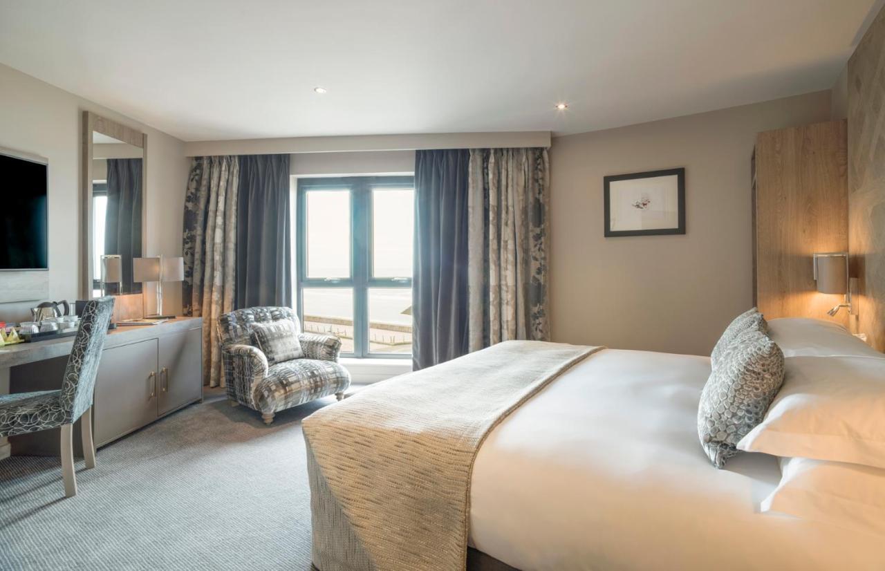 Boulevard Hotel 블랙풀 외부 사진 A bedroom at The River Lee Hotel